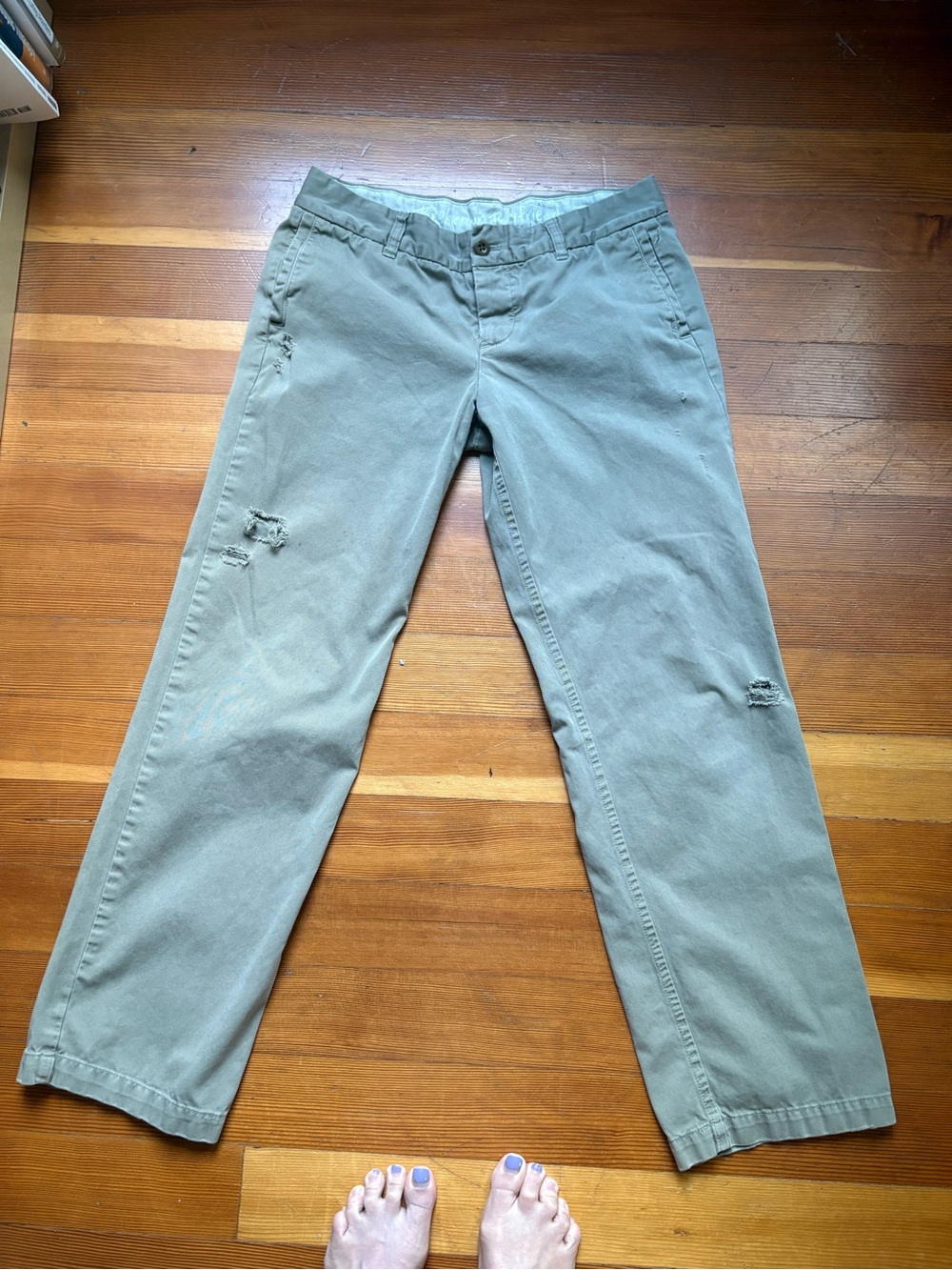 Women’s Boyfriend Fit Chino Pants in Olive Green